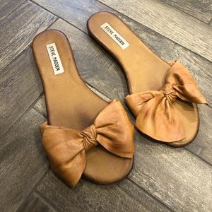 Steve Madden Cognac leather flat sandals